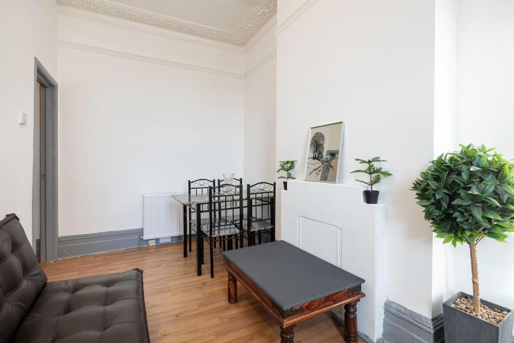 2A - Bright & Airy 2 Bed Flat - 20 Mins To Central London Exterior photo