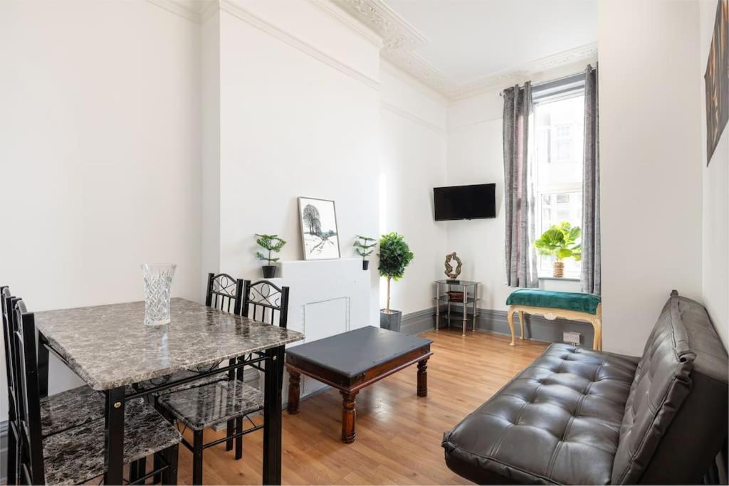 2A - Bright & Airy 2 Bed Flat - 20 Mins To Central London Exterior photo
